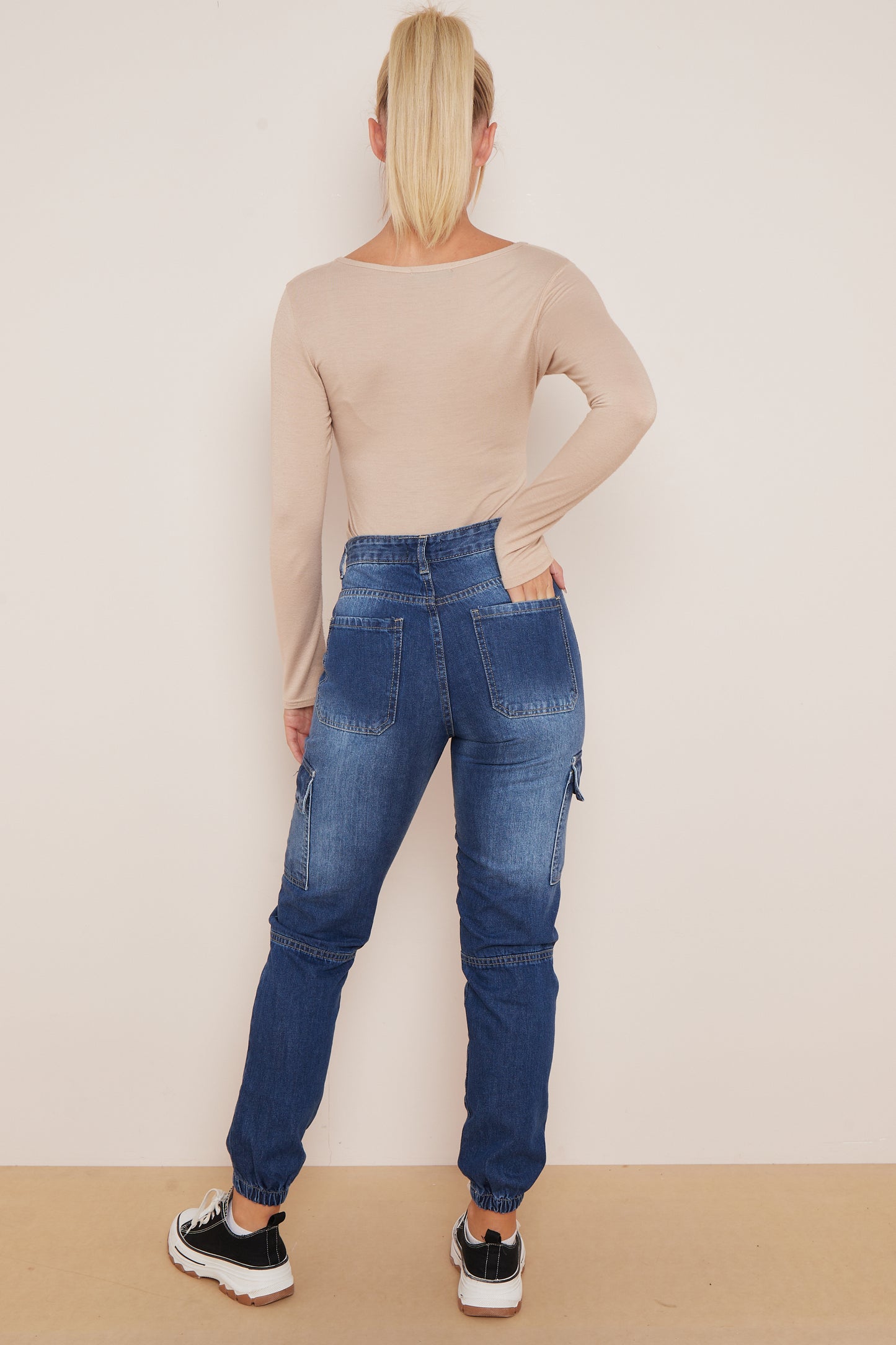 Versatile Women's Cargo Trousers: Fashionable and Functional Picks