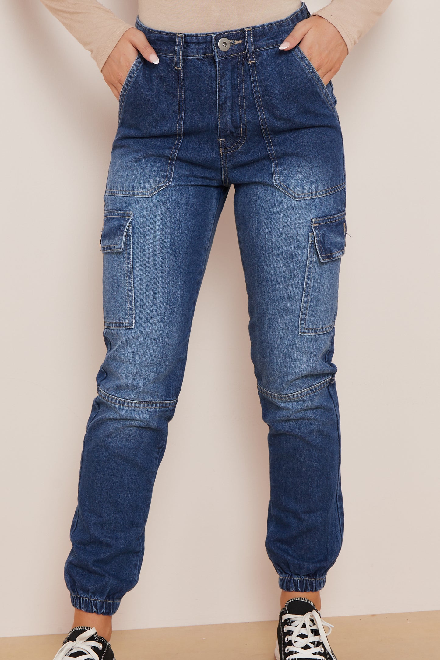 Versatile Women's Cargo Trousers: Fashionable and Functional Picks
